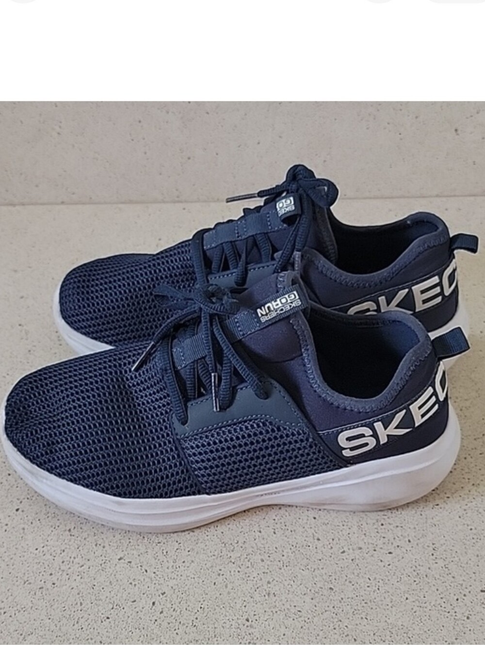 Skechers Boys Go Run Air Cooled sneakers Size 5